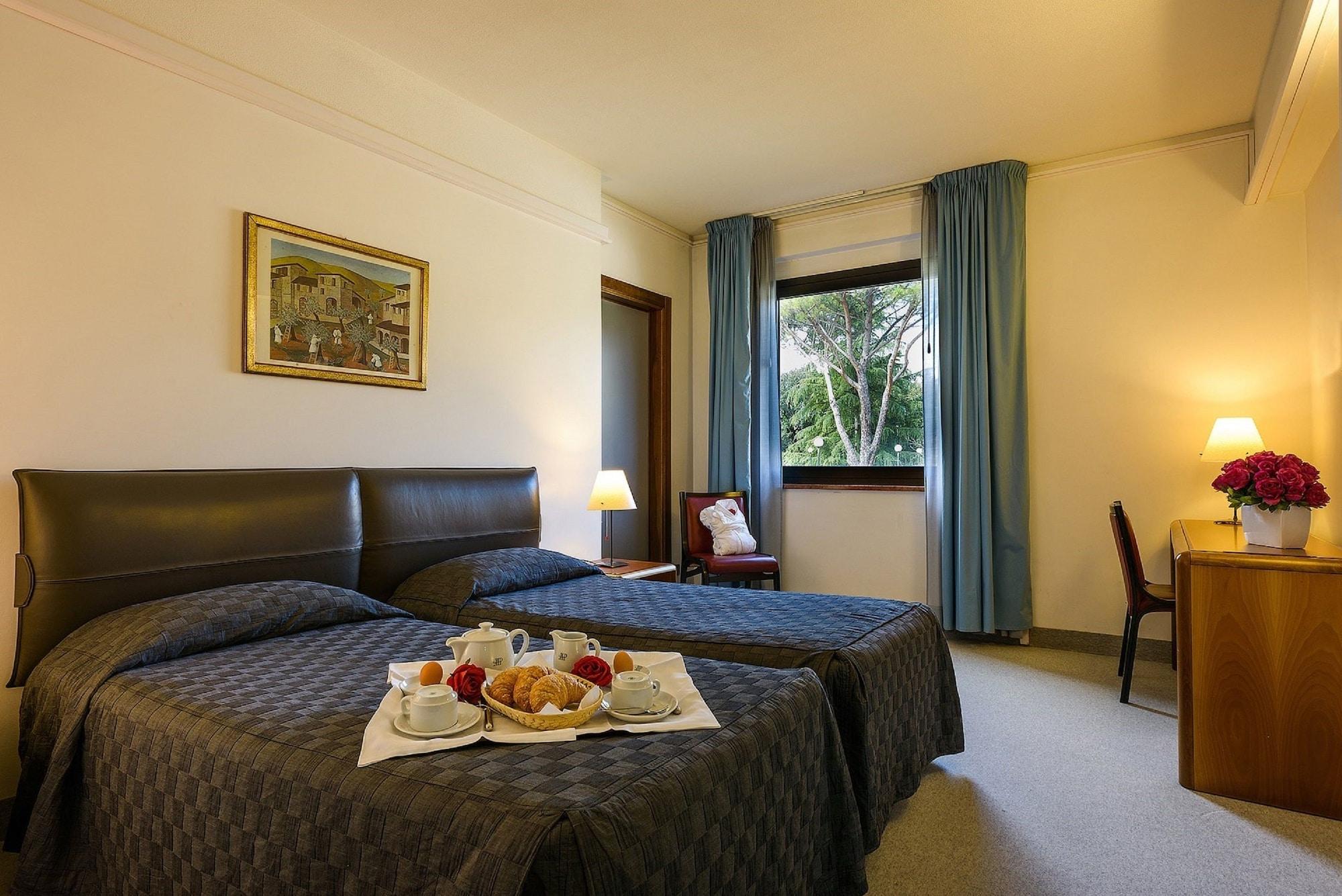 Albornoz Palace Hotel สโปเลโต ภายนอก รูปภาพ